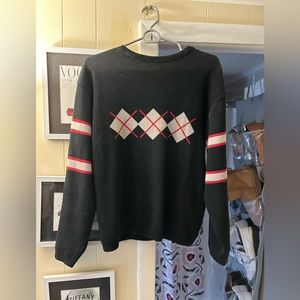 Vintage sweater!! Worn a few times but in great condition.